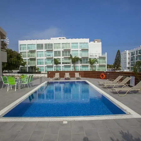 Your Beautiful Holiday Minutes From Fig Tree Bay, 1517 Villa