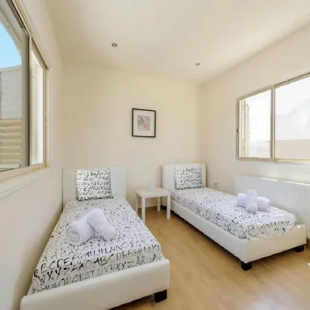 Your Beautiful Holiday Minutes From Fig Tree Bay, 1517 Villa Protaras