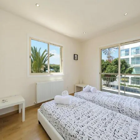 Your Beautiful Holiday Minutes From Fig Tree Bay, 1517 Protaras