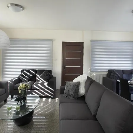 Villa Your Beautiful Holiday Minutes From Fig Tree Bay, 1517 Protaras