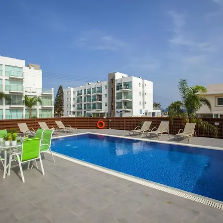 Villa Your Beautiful Holiday Minutes From Fig Tree Bay, 1517