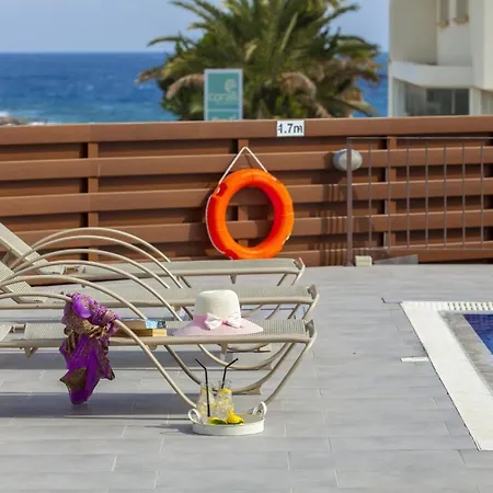 Your Beautiful Holiday Minutes From Fig Tree Bay, 1517